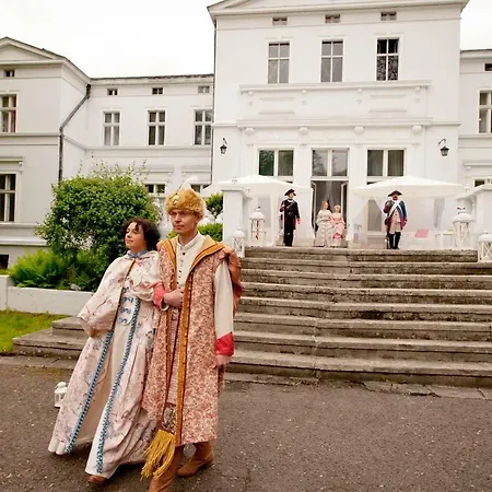 Mankowski Brodnica Palace *